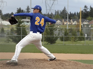 Hazen’s Bo Worgan throws a second-inning pitch against Lindbergh Tuesday. Worgan pitched the complete game