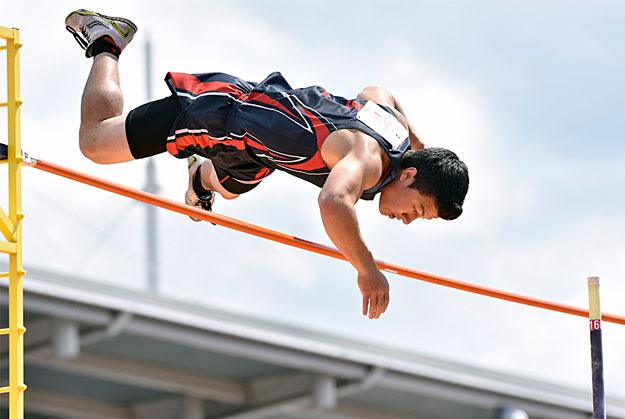 Linbergh's Antonio Lim finished second in the pole vault.