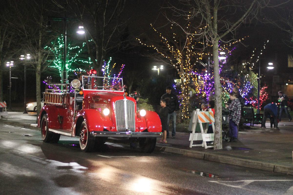 Renton kicks off holiday season with tree lighting, Santa arrival