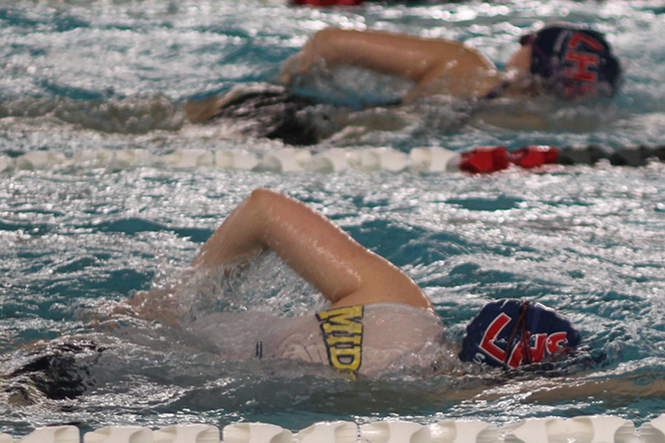 Lindbergh swimmers take fourth at district meet
