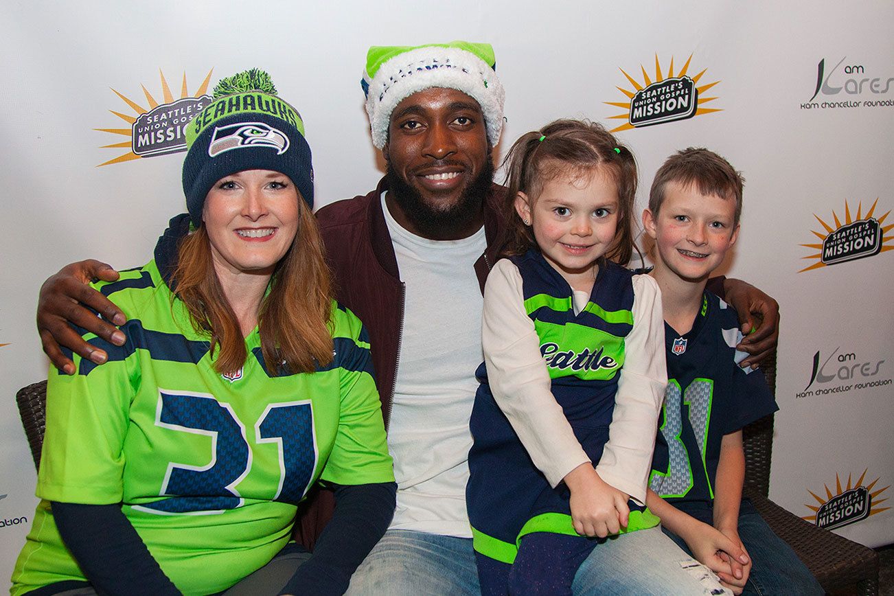 Seahawks Safety Kam Chancellor collects toys for children in need