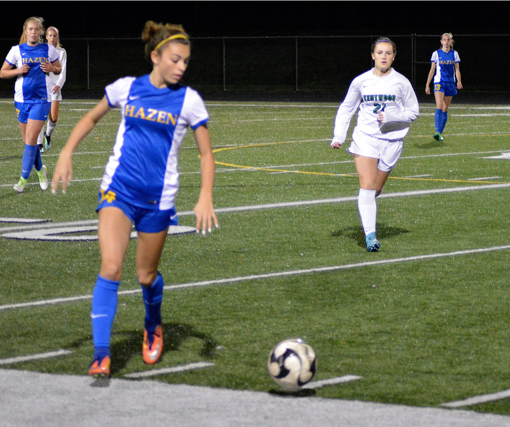 Girls soccer teams close out season, eyes on playoffs