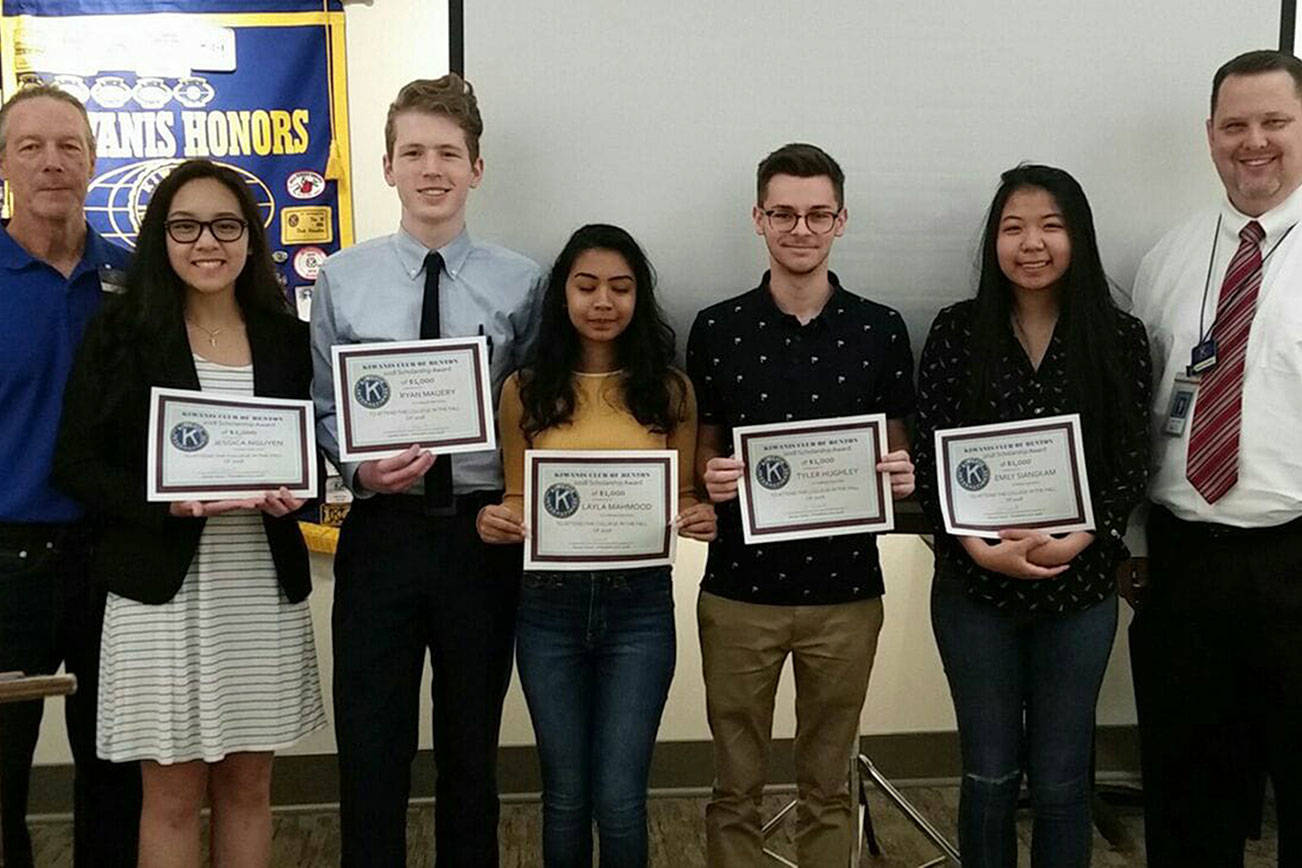 Renton students who received the $1,000 scholarships from Kiwanis Club pose for a picture. Courtesy photo