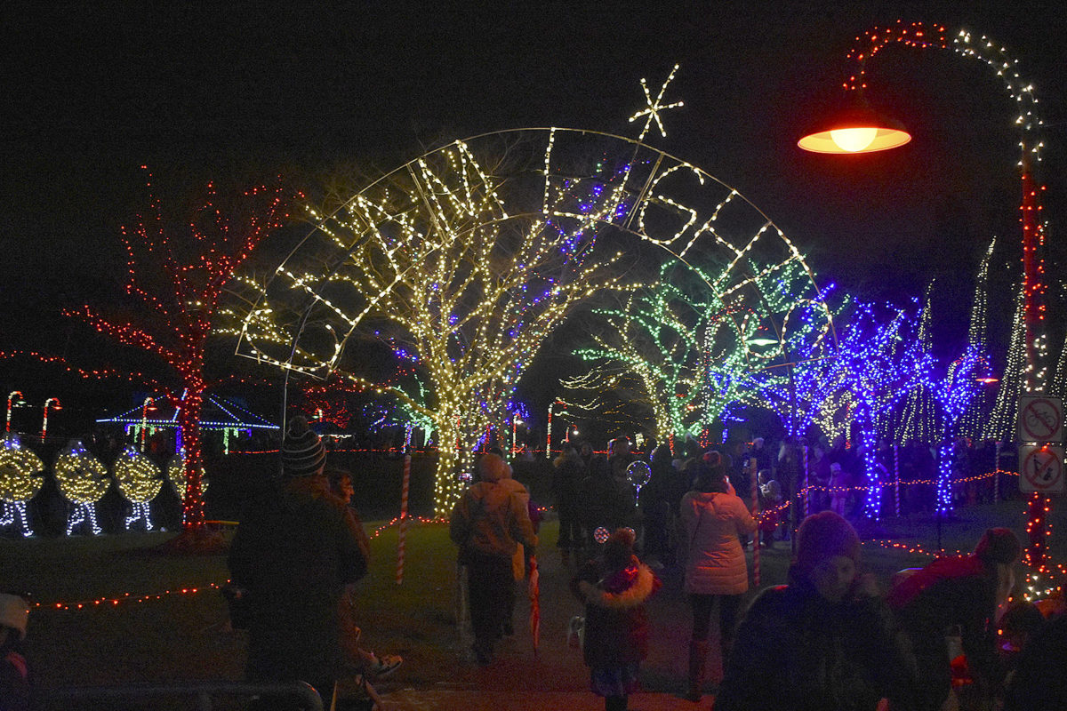 Speshell holiday lights featured in Renton Renton Reporter