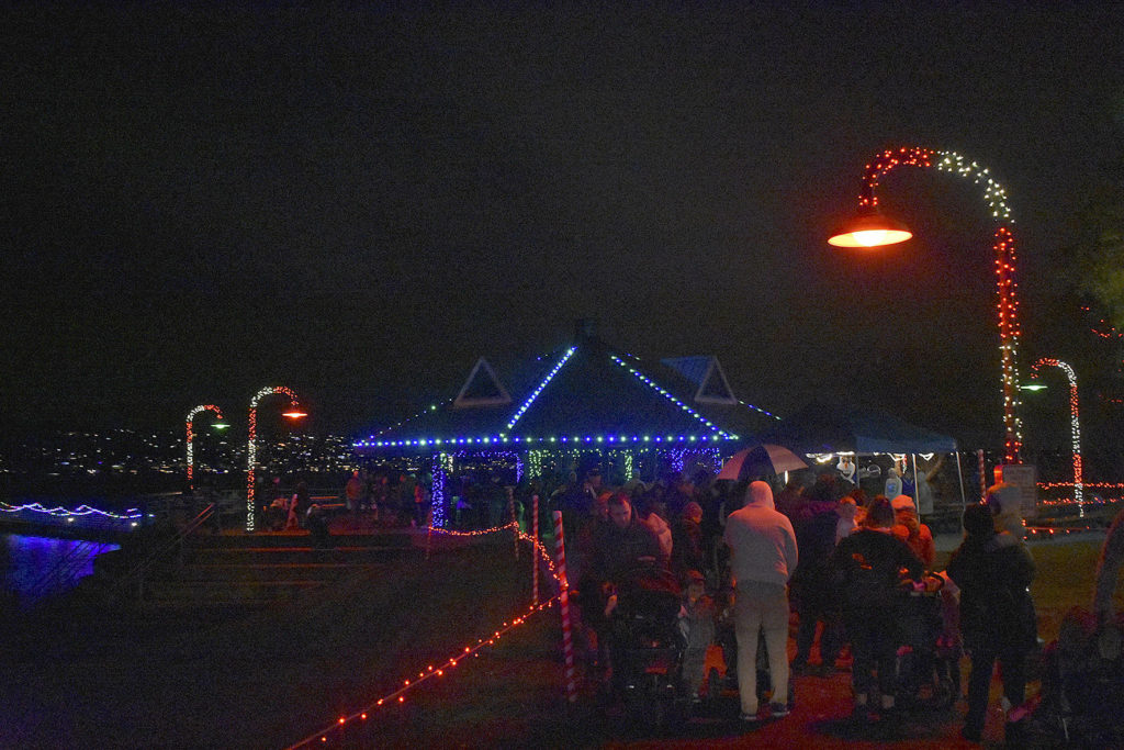 Speshell holiday lights featured in Renton Renton Reporter