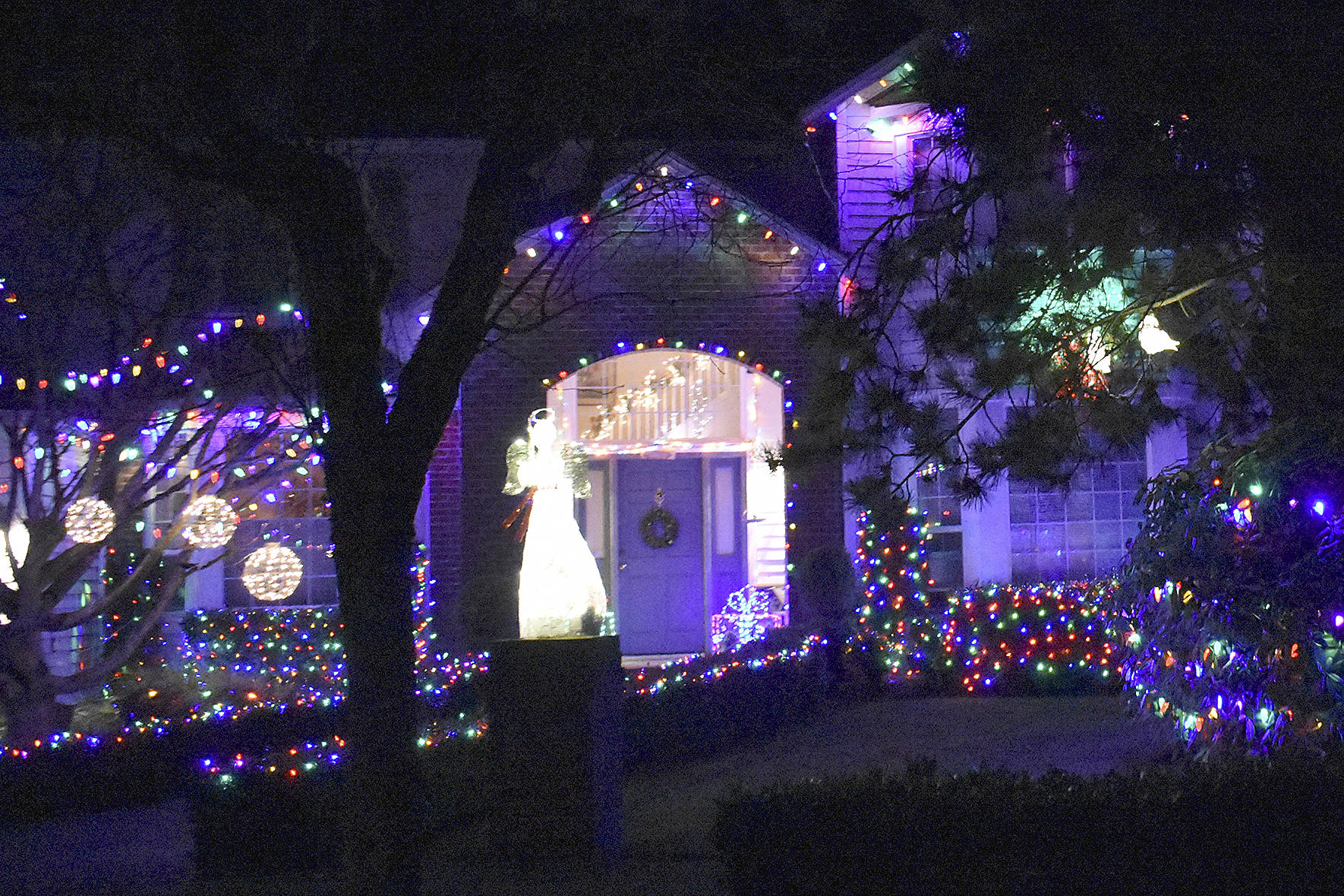 Renton lights up for the holidays Renton Reporter