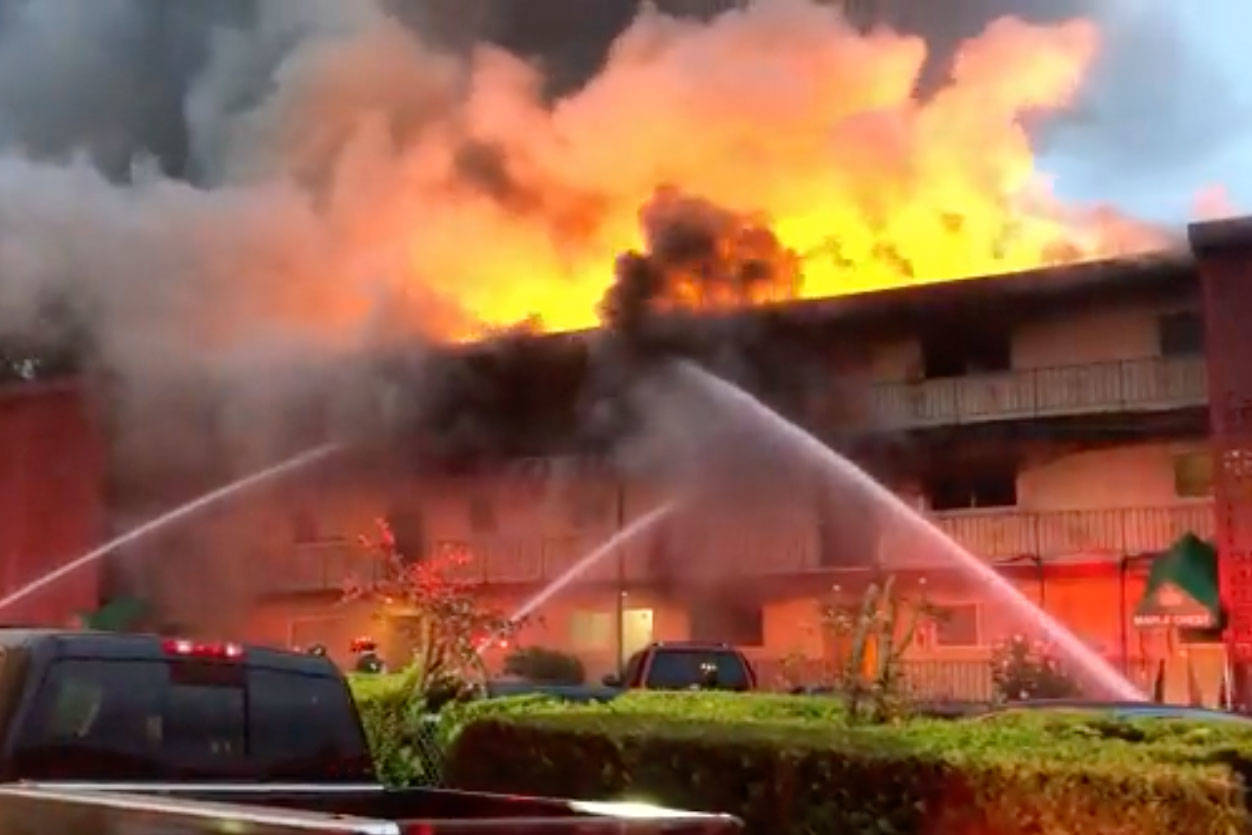 Three-alarm fire at Tukwila apartment complex kills two people (screenshot from video posted by ZONE3PIOs Twitter account)