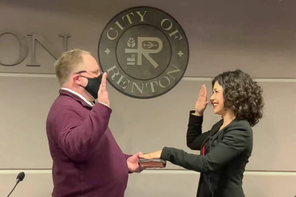 Carmen Rivera being sworn in on Nov. 30, 2021 (screenshot from City of Renton website)