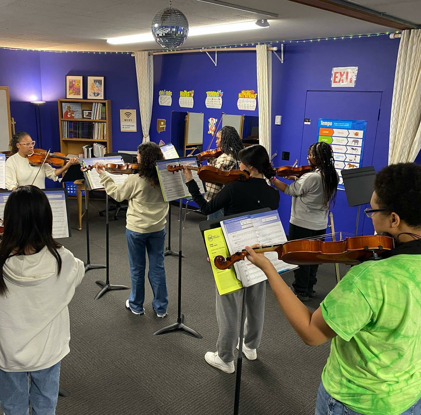 Photos courtesy of Key To Change
In Jan. 2023, Key To Change was visited by violist Jennifer Arnold for group and private lessons.