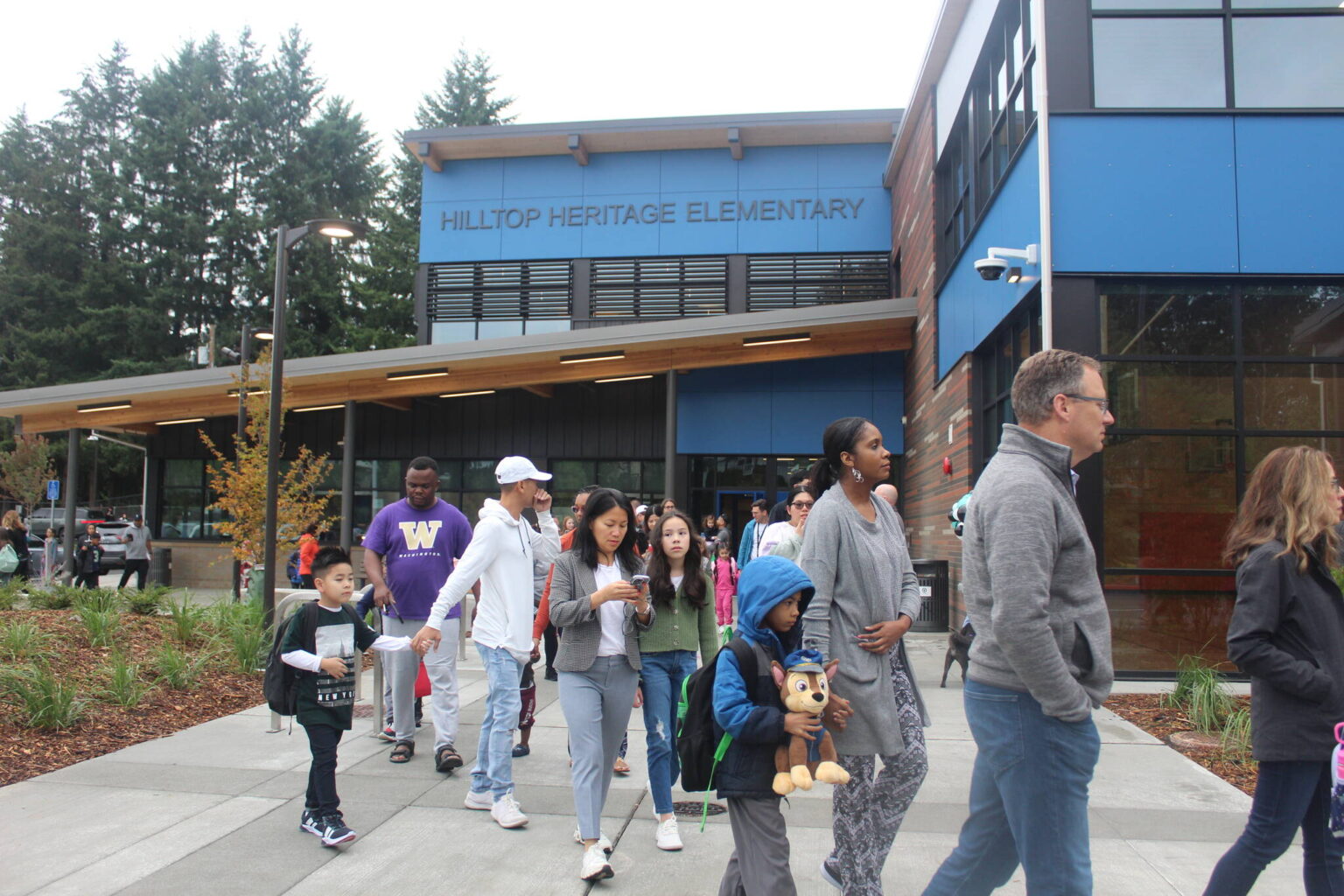 Hummingbirds assemble New elementary school begins first year Renton