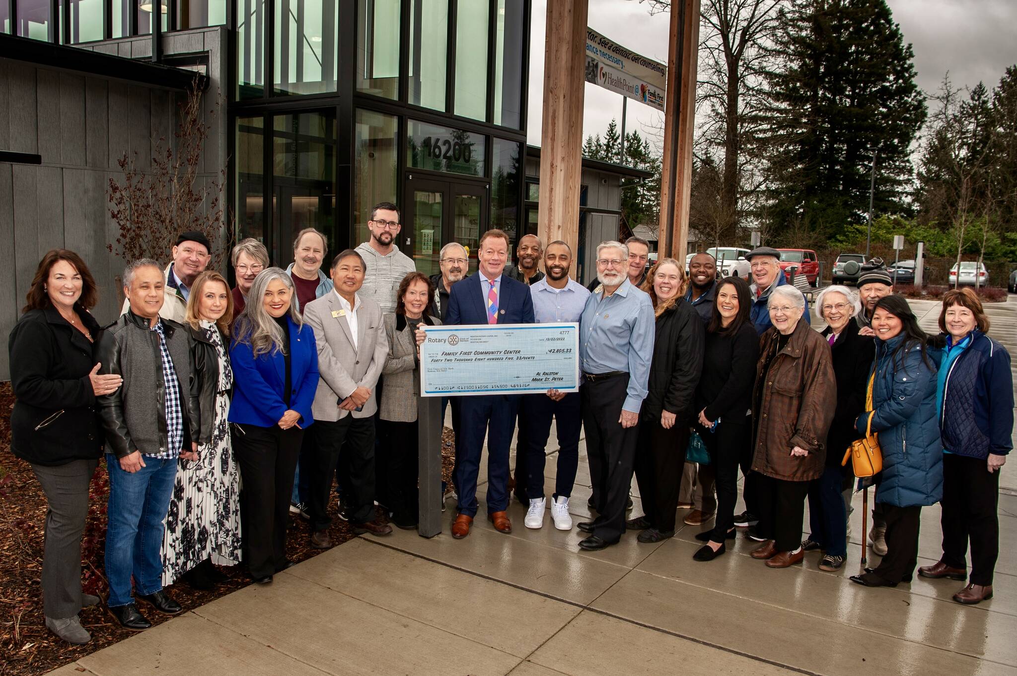 Photo courtesy of Bruce Hudson
Former Seattle Seahawks player Doug Baldwin received a check last month for $42,805 from the Renton Rotary Club. Thanks to the club’s donation, all senior programming during senior times is free during the winter session at the Family First Community Center.