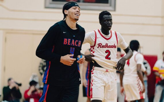 Tyran Stokes (left) and Sudan Luok (right) stand beside each other as Renton took on Rainier Beach. Photo by Von’Rico O’Neal /@Ricosuavejr