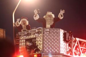Santa and Mrs. Claus arrived downtown on Saturday.