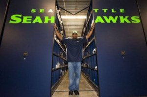 Aaron Curry visiting the VMAC in Renton for the first time.