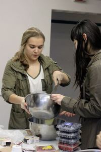 Celena Nimmo is trying to earn her Girl Scout Gold Award by teaching younger girls how to lead a healthy lifestyle.
