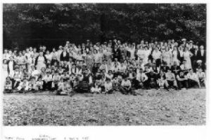 Twenty-some Italian families gathered in 1935 for a picnic at McDonald’s Grove