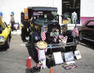 Placing top in the “Favorite 1930s” category was this 1929.5 Ford AA 1.5-ton pickup owned by Karen and Bob Murray.