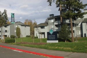 Renton Woods residents get one month reprieve on move