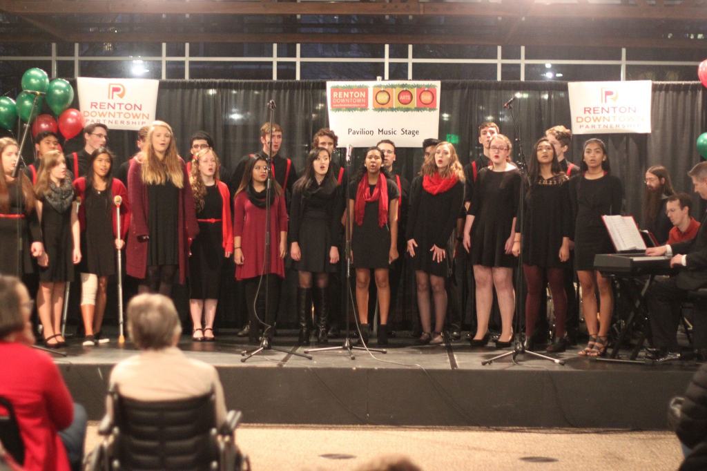 Renton kicks off holiday season with tree lighting, Santa arrival | PHOTO GALLERY