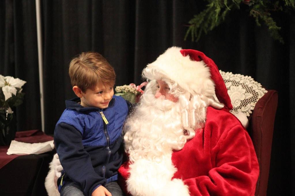 Renton kicks off holiday season with tree lighting, Santa arrival | PHOTO GALLERY