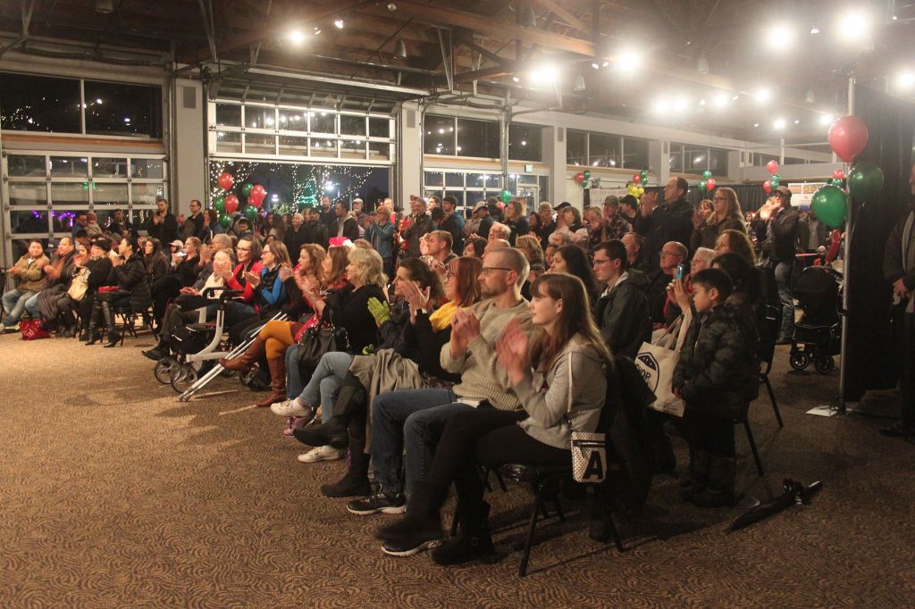 Renton kicks off holiday season with tree lighting, Santa arrival | PHOTO GALLERY