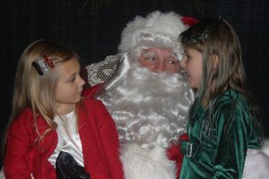 Renton kicks off holiday season with tree lighting, Santa arrival | PHOTO GALLERY