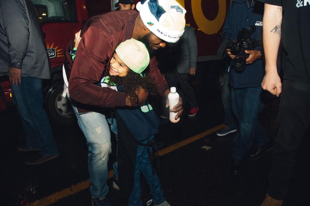 Seahawks Safety Kam Chancellor collects toys for children in need