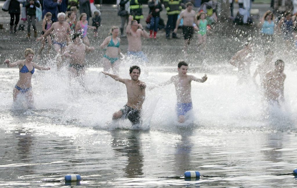 Renton 2017 New Year’s Day polar bear plunge