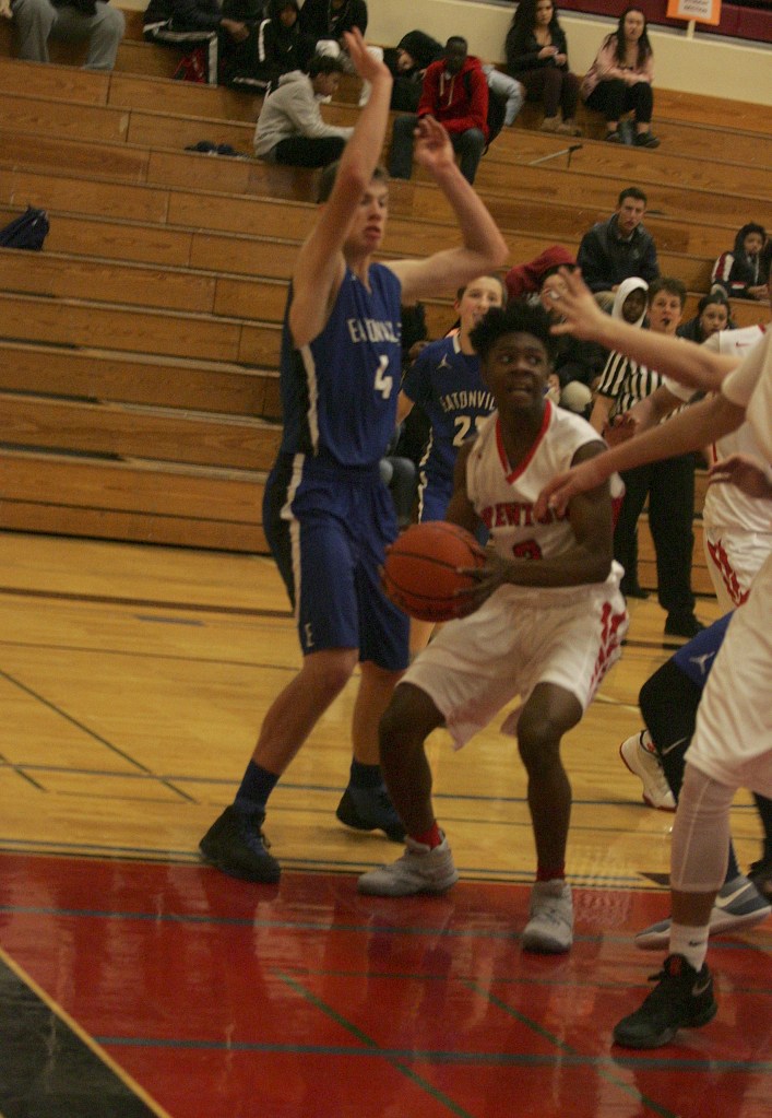 Renton boys on four game win streak