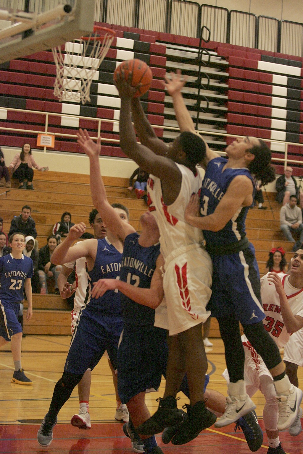 Renton boys on four game win streak