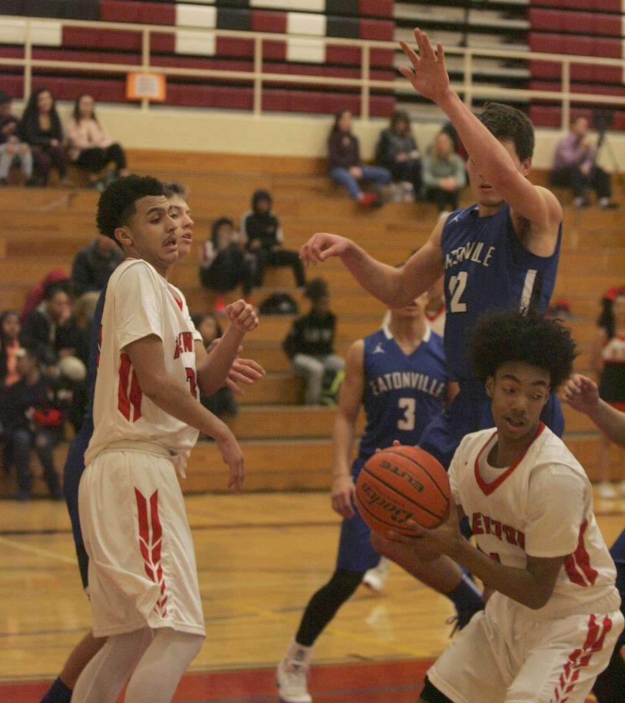 Renton boys on four game win streak