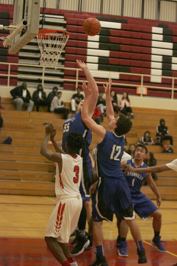 Renton boys on four game win streak