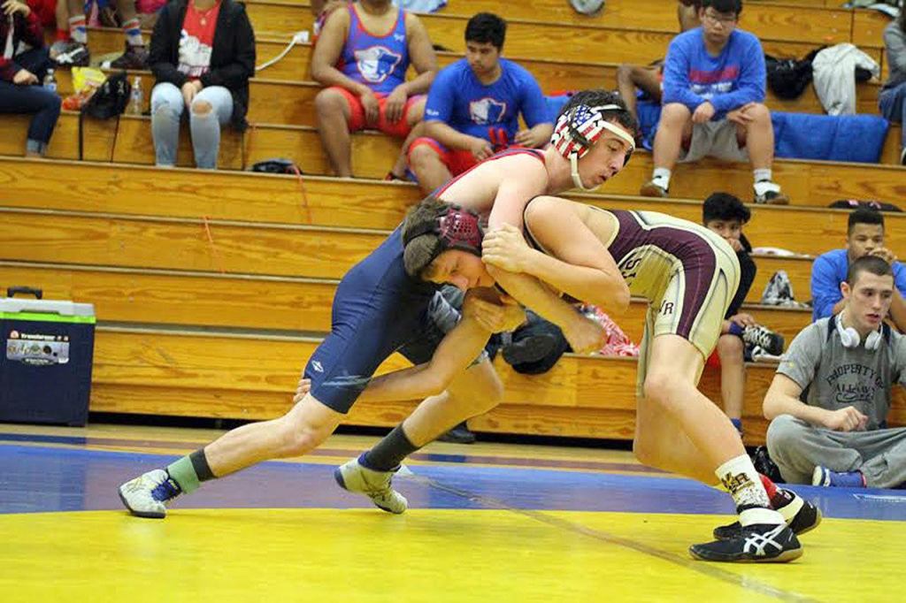 Lindbergh places fifth at districts, sends 10 to regionals | Slideshow