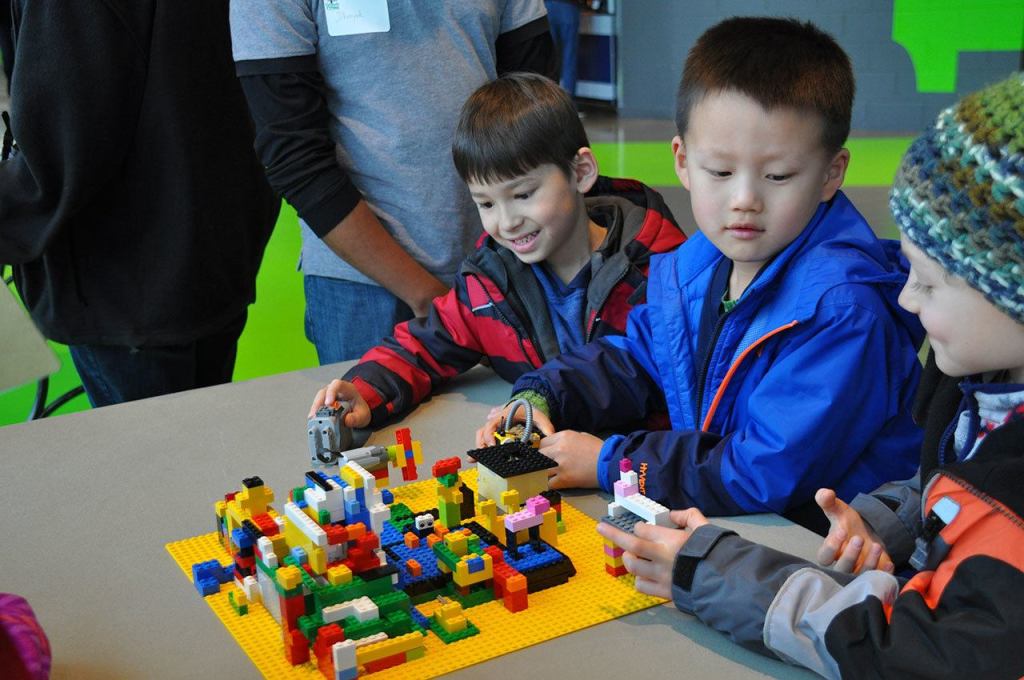 Renton schools participate in robotics championship | GALLERY