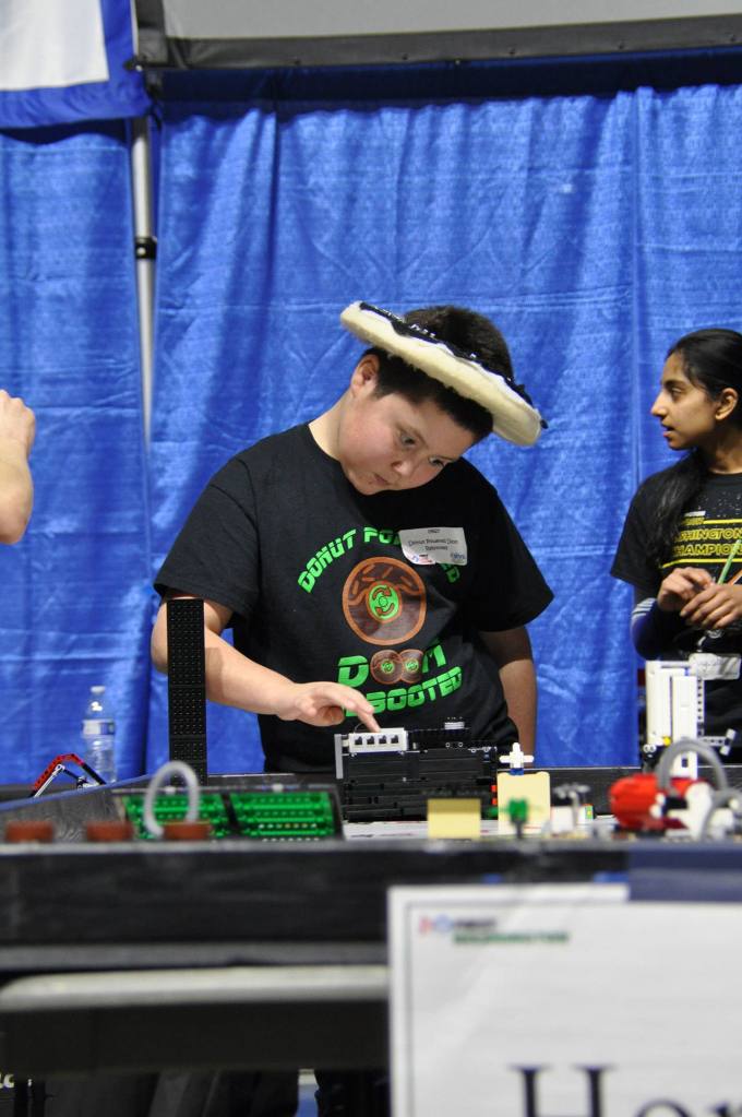 Renton schools participate in robotics championship | GALLERY