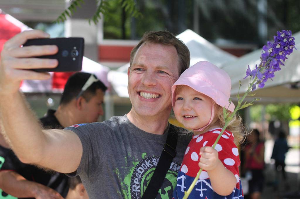 Renton Farmers Market opens for the season | GALLERY