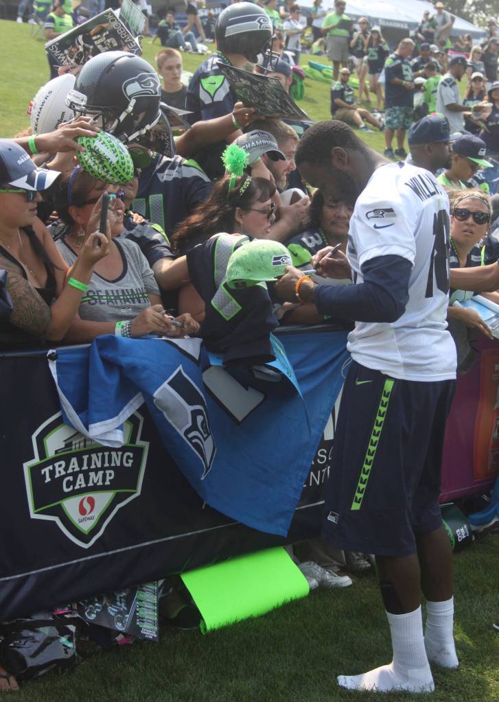 Seahawks dominate preseason game one