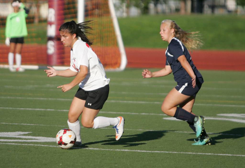 Renton Indians snap two game losing streak, beat River Ridge at home | PHOTO GALLERY