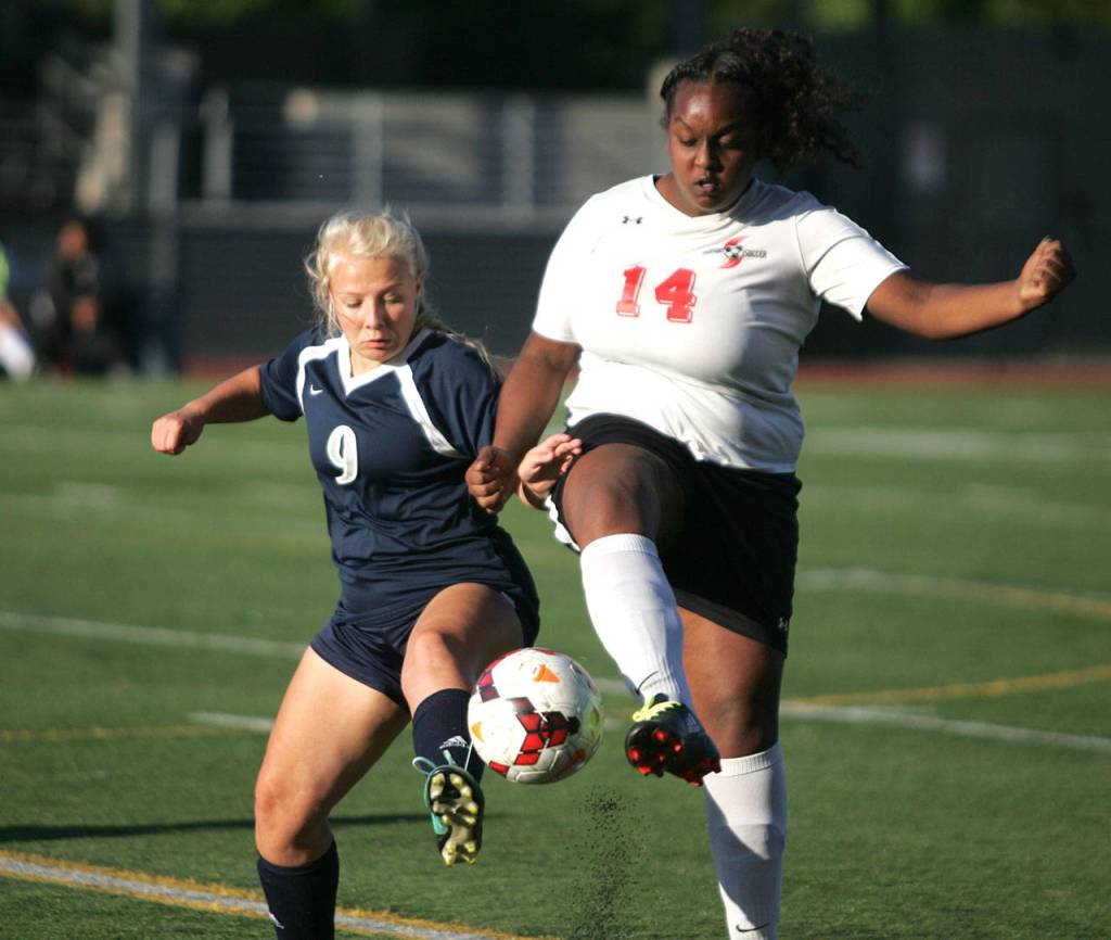 Renton Indians snap two game losing streak, beat River Ridge at home | PHOTO GALLERY