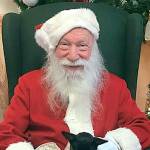 Santa takes pics with Renton pets