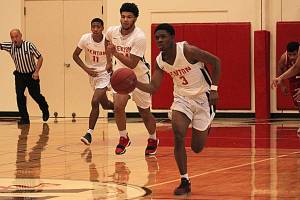 The Renton boys continued its winning ways Friday beating Tyee 82-42. The Indians are both undefeated in league play and at home. (Leah Abraham | Renton Reporter)