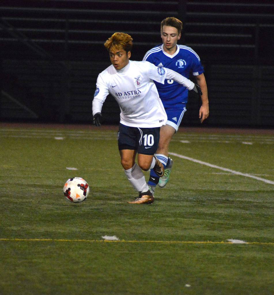 Lindbergh boys soccer fall 2-0 to Fife Trojans | BOYS SOCCER