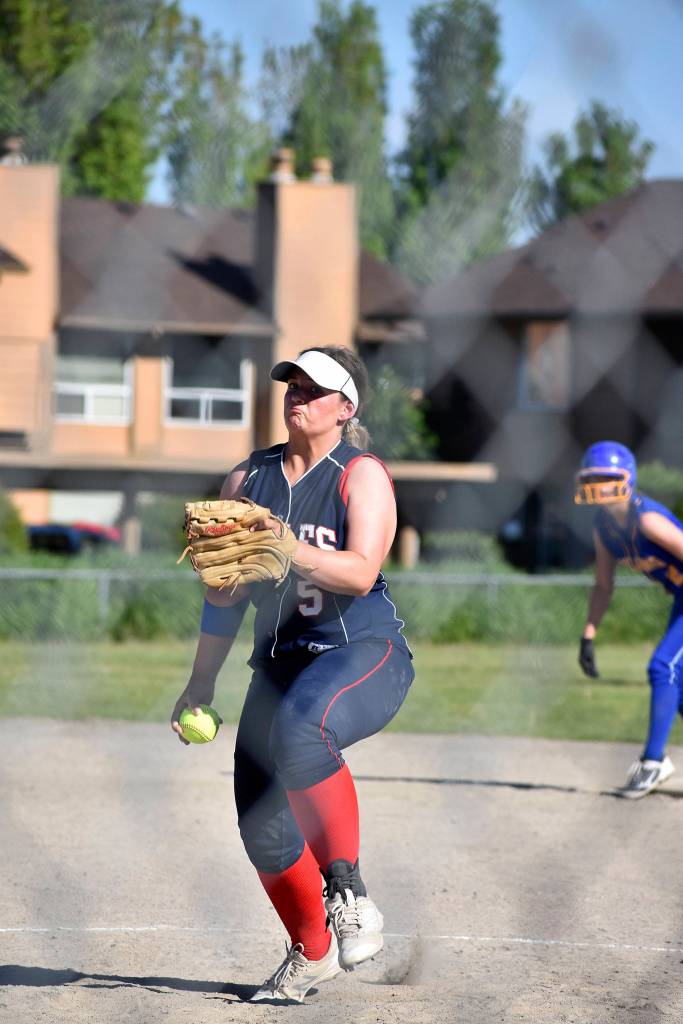 Photo by Haley Ausbun. Lindbergh High School pitcher Lia Evans at the fastpitch game against Fife High School Friday, May 10.
