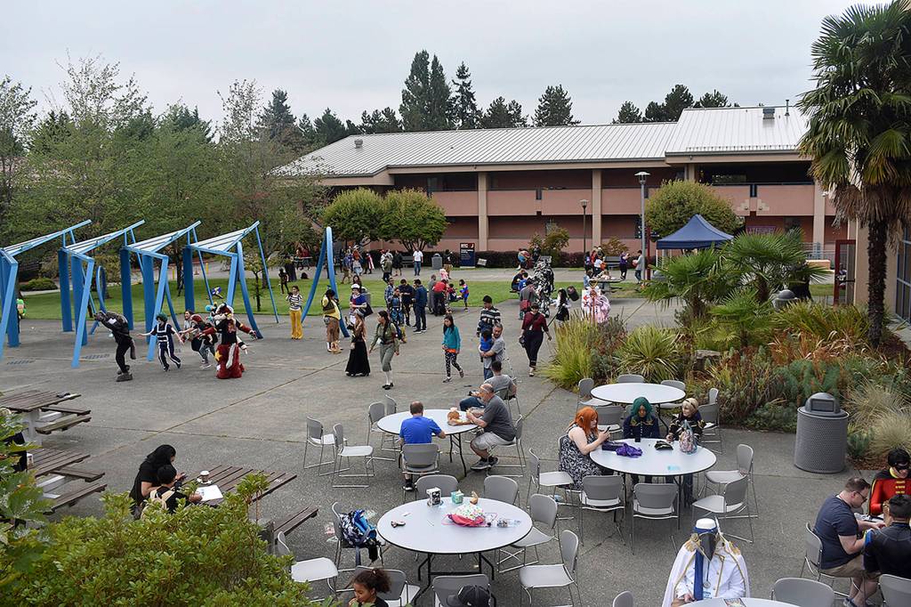 Rencon brings out the sci-fi and fantasy in Renton