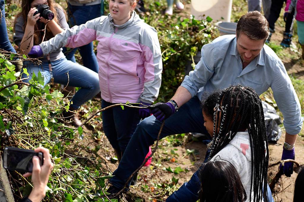 Renton’s little salmon scientists