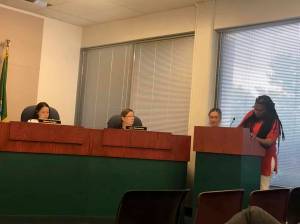 From the Renton Reporter archives.                                RESP president Valisia Simpson addresses the school board.