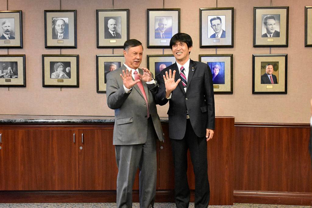 Photo by Haley Ausbun. Mayor Denis Law and Mayor Shozo Katayama.