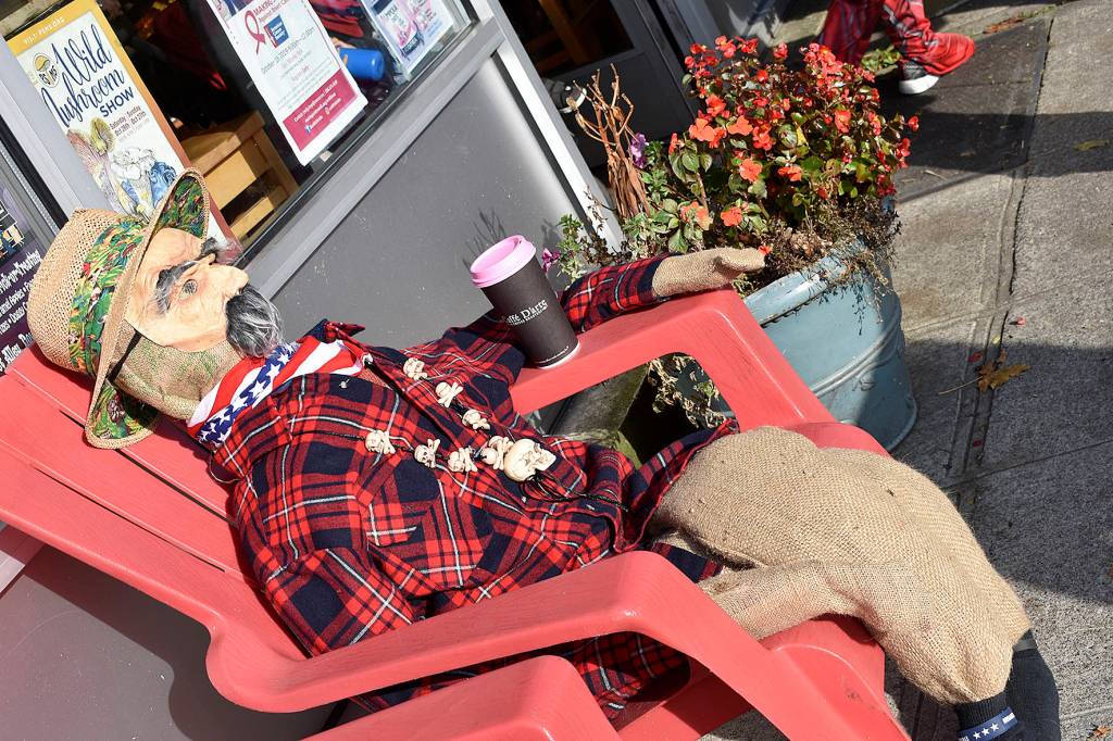Photo by Haley Ausbun. Common Ground Coffee and Cupcakes contribution to the scarecrow contest. Voting for the scarecrows went through Halloween, Oct. 31 at the Renton Municipal Arts Commission Facebook page.