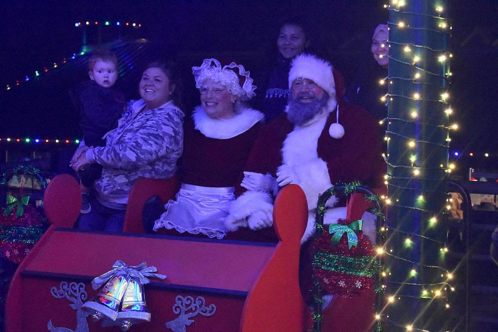 Spe-shell holiday lights featured in Renton