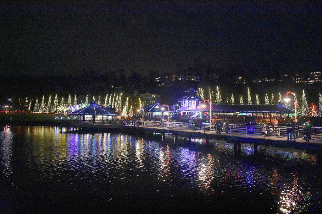 Spe-shell holiday lights featured in Renton